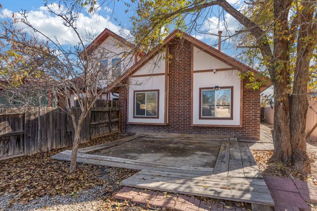 5421 Gold Rush Drive NW, Albuquerque, NM 87120