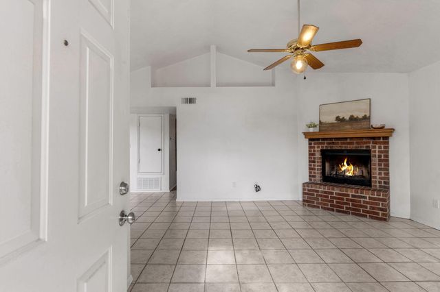 5421 Gold Rush Drive NW, Albuquerque, NM 87120