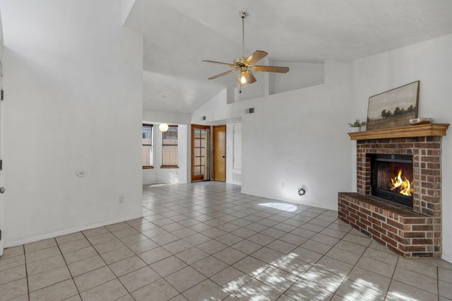5421 Gold Rush Drive NW, Albuquerque, NM 87120