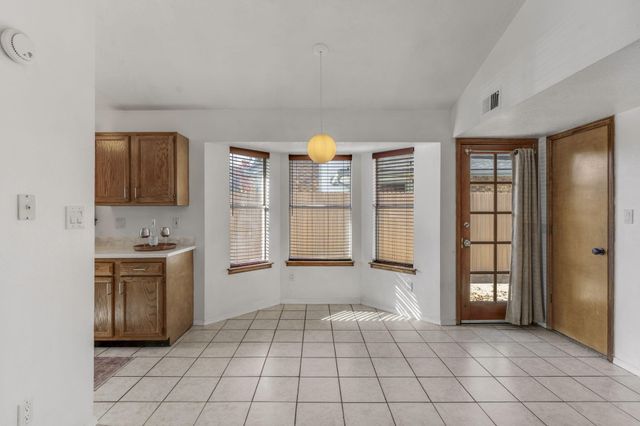 5421 Gold Rush Drive NW, Albuquerque, NM 87120