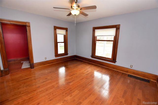 404 N Adelaide Street, Fenton, MI 48430