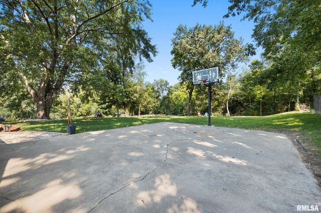 201 FENESTRA Lane, East Peoria, IL 61611