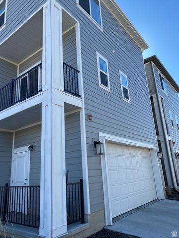 28 S RIO GRAND AVE, Farmington, UT 84025