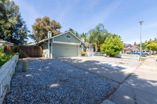 8248 Sunbird Way, Sacramento, CA 95823
