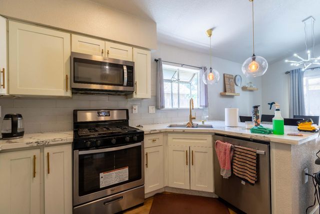 8248 Sunbird Way, Sacramento, CA 95823