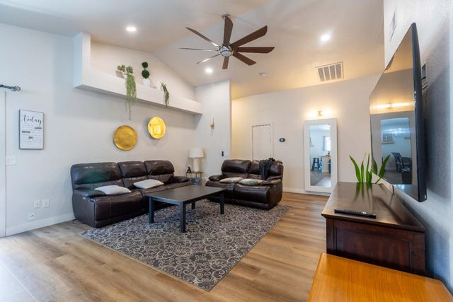 8248 Sunbird Way, Sacramento, CA 95823