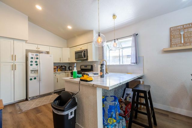 8248 Sunbird Way, Sacramento, CA 95823