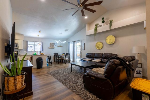 8248 Sunbird Way, Sacramento, CA 95823