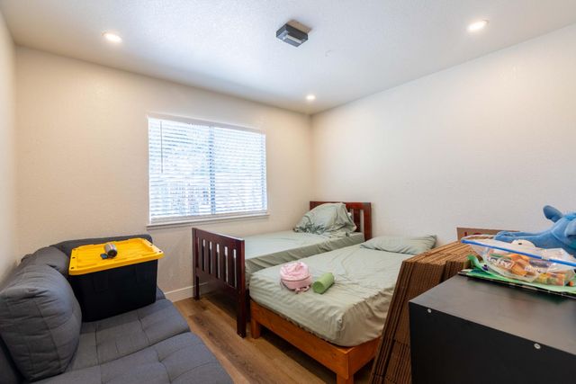 8248 Sunbird Way, Sacramento, CA 95823