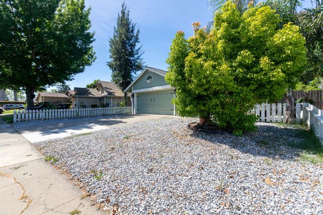 8248 Sunbird Way, Sacramento, CA 95823