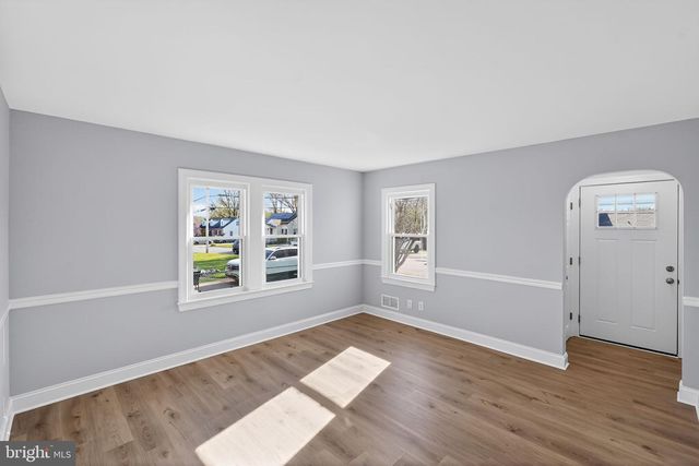 8 HANFORD DR, Harmans, MD 21077