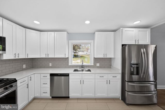 8 HANFORD DR, Harmans, MD 21077