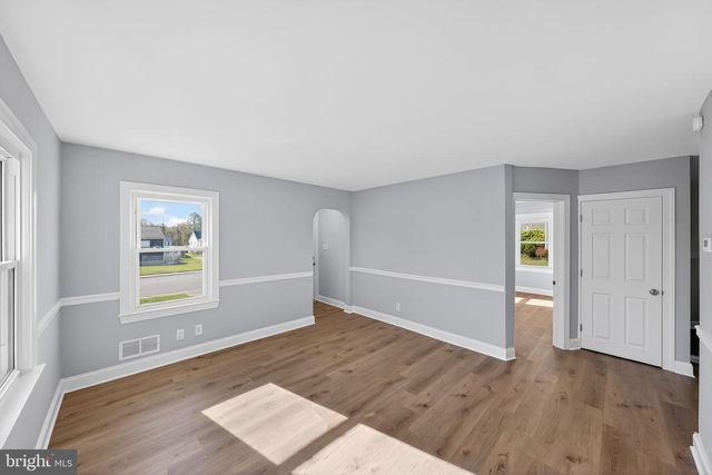8 HANFORD DR, Harmans, MD 21077