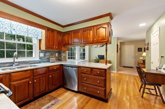 138 Hobbs Rd, Princeton, MA 01541