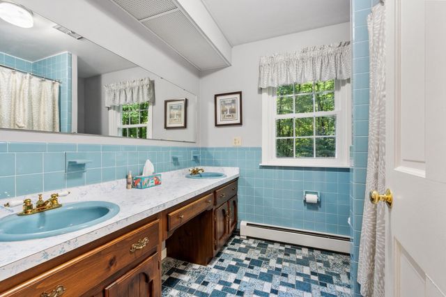 138 Hobbs Rd, Princeton, MA 01541