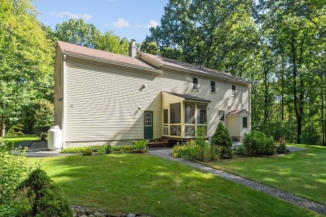 138 Hobbs Rd, Princeton, MA 01541