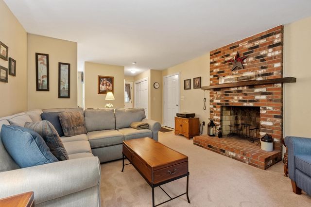 138 Hobbs Rd, Princeton, MA 01541