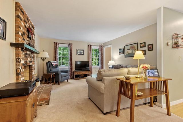 138 Hobbs Rd, Princeton, MA 01541