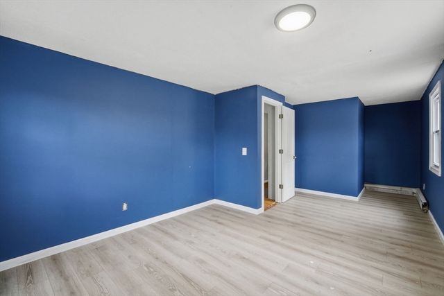 71 Sun Valley Rd, Holyoke, MA 01040