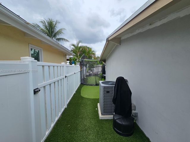 2543 Gulfstream Lane, Fort Lauderdale, FL 33312