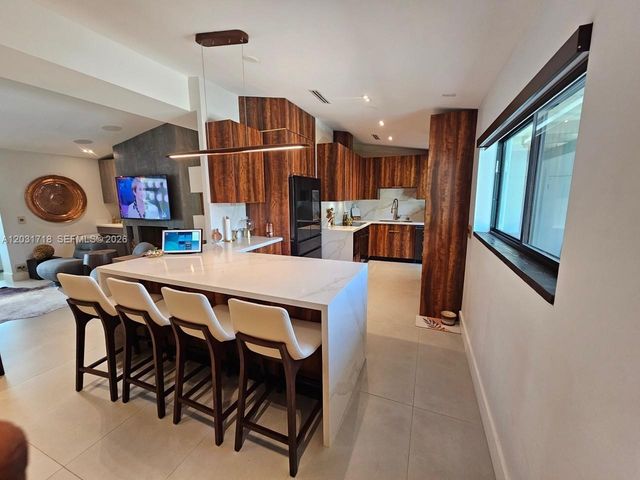2543 Gulfstream Lane, Fort Lauderdale, FL 33312