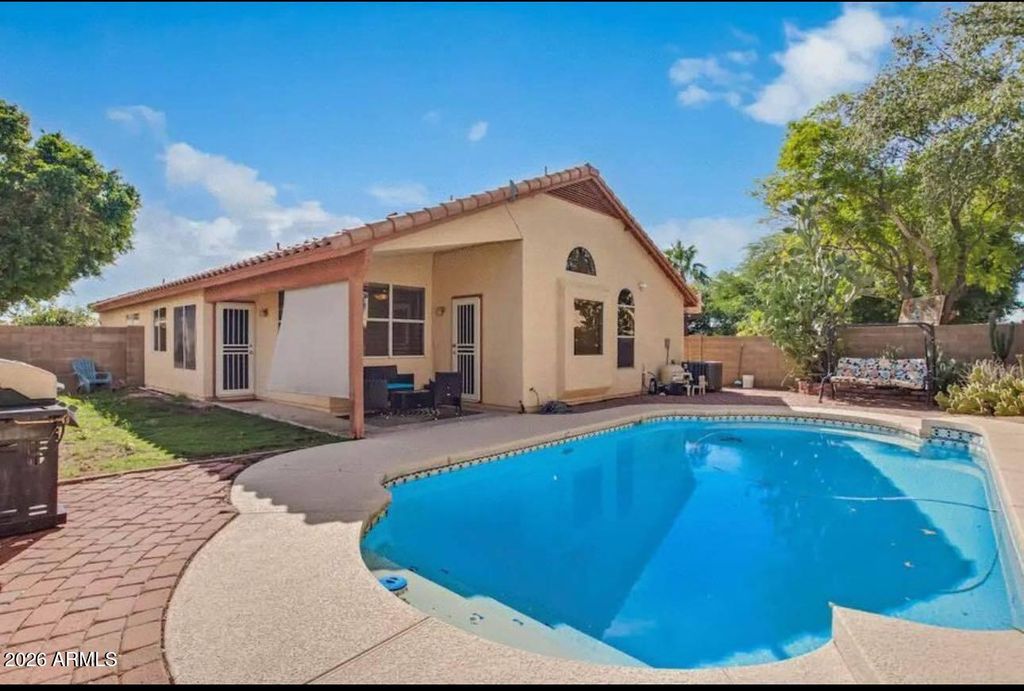 7942 W KIMBERLY Way, Glendale, AZ 85308