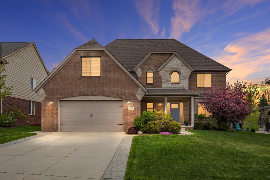 4790 Catalina Drive, Oakland Twp, MI 48359