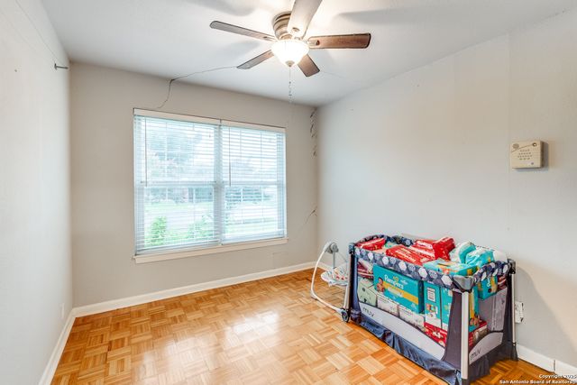 347 Pinewood Ln, San Antonio, TX 78216