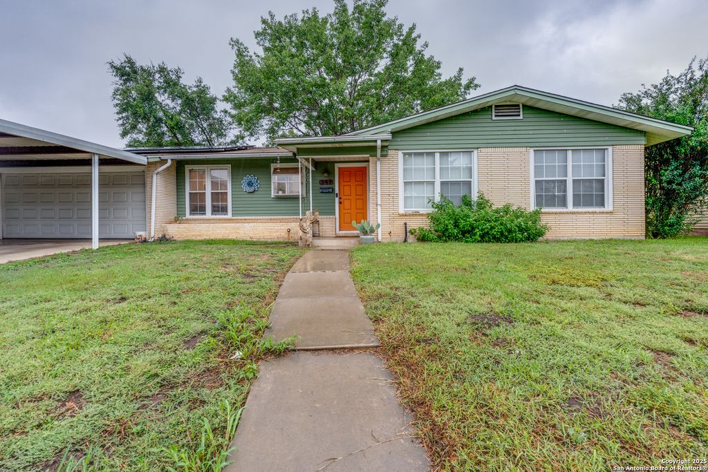 347 Pinewood Ln, San Antonio, TX 78216