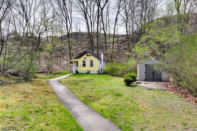 102 Greenwood Ave, Wanaque Boro, NJ 07420