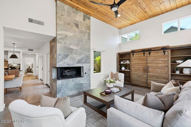662 S Mordasini Place, Tucson, AZ 85701