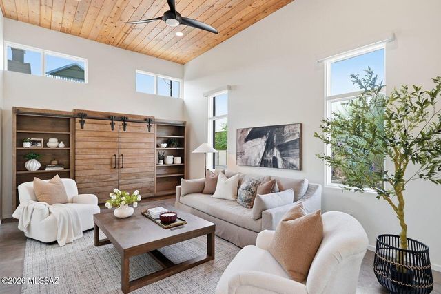 662 S Mordasini Place, Tucson, AZ 85701