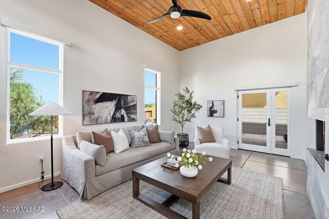 662 S Mordasini Place, Tucson, AZ 85701