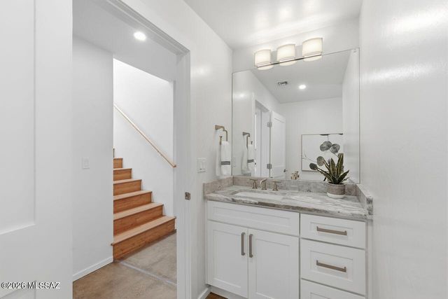 662 S Mordasini Place, Tucson, AZ 85701