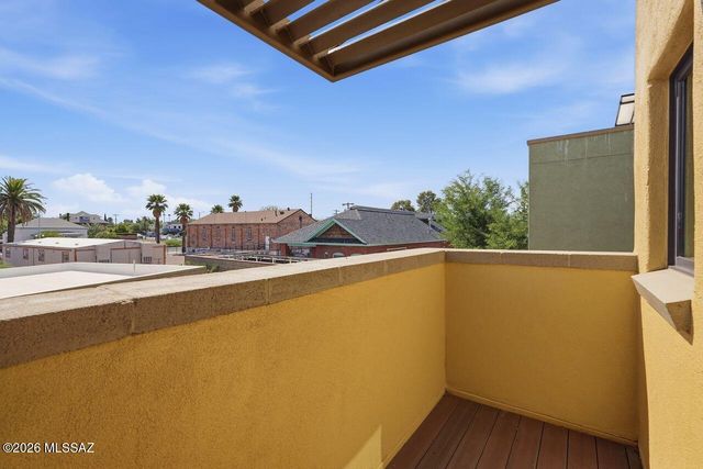 662 S Mordasini Place, Tucson, AZ 85701