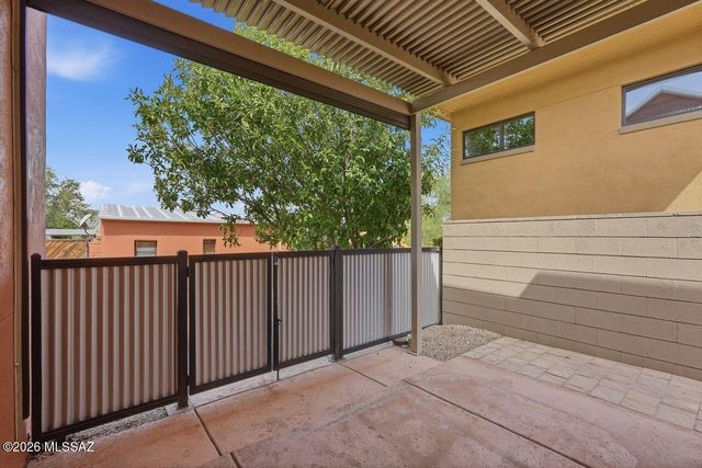 662 S Mordasini Place, Tucson, AZ 85701