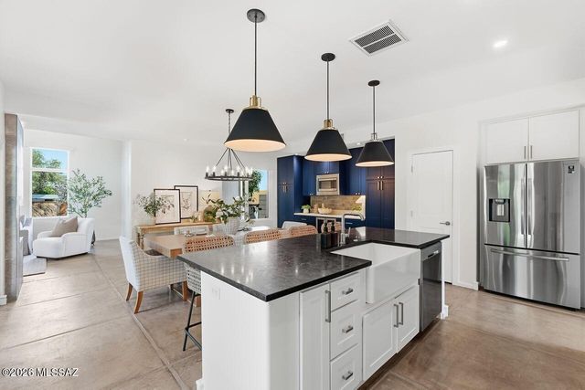 662 S Mordasini Place, Tucson, AZ 85701