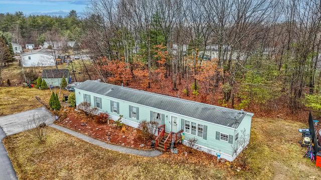 4 Cammett Drive, Raymond, NH 03077