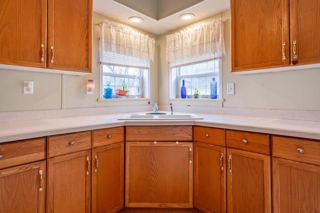 4 Cammett Drive, Raymond, NH 03077