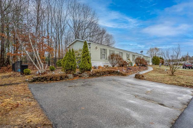 4 Cammett Drive, Raymond, NH 03077