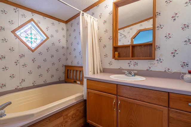 4 Cammett Drive, Raymond, NH 03077