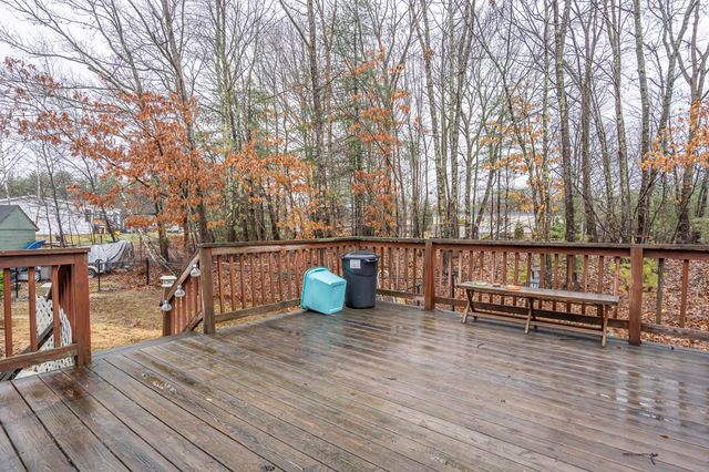 4 Cammett Drive, Raymond, NH 03077