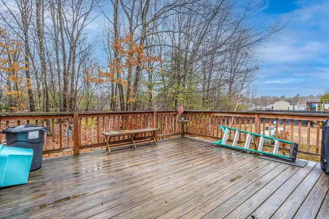 4 Cammett Drive, Raymond, NH 03077