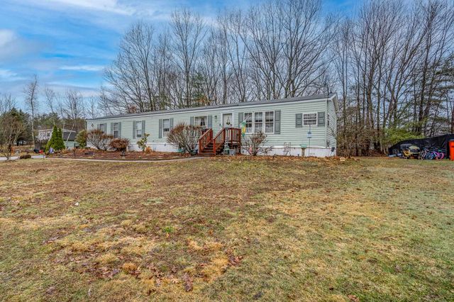 4 Cammett Drive, Raymond, NH 03077