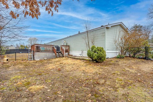 4 Cammett Drive, Raymond, NH 03077