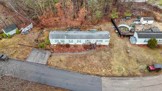 4 Cammett Drive, Raymond, NH 03077