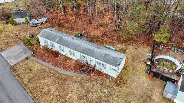 4 Cammett Drive, Raymond, NH 03077