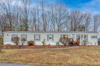 4 Cammett Drive, Raymond, NH 03077