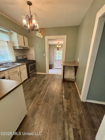 5236 Menge Avenue, Pass Christian, MS 39571