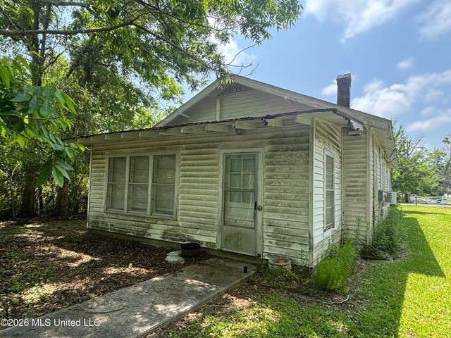 5236 Menge Avenue, Pass Christian, MS 39571